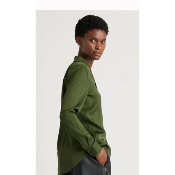 Quince Washable Stretch Split Neck Blouse Navy Sz M NWT #101 - Picture 3 of 6